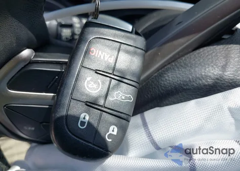 2019 Jeep Grand Cherokee Limited 4X4 z USA, uszkodzony, nr VIN 1C4RJFBGXKC642891